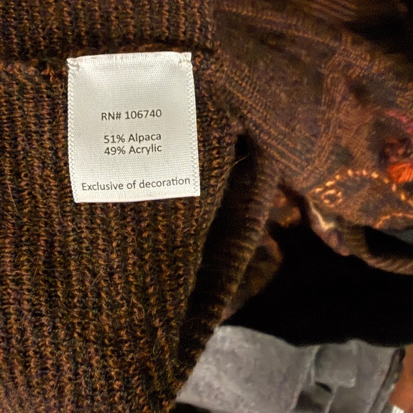 North Style Vintage Multicolor Zippered Sweater - Picture 3 of 4